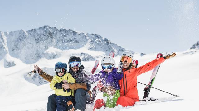Skifahren mit der Familien im Stubaital