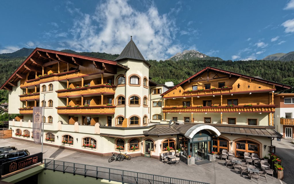Ihr 4 Sterne Superior Hotel im Stubaital Alpin Resort Stubaier Hof